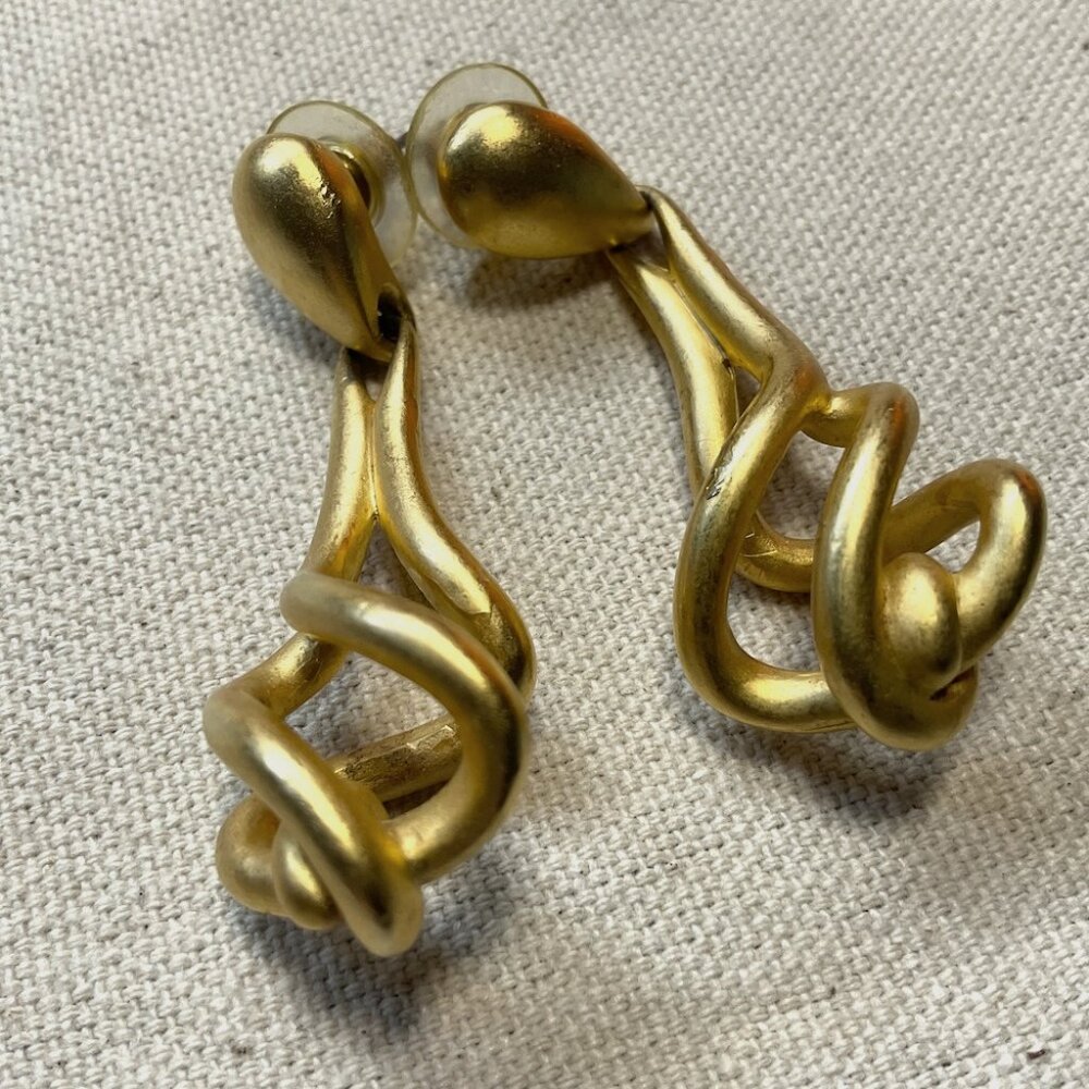 80s/90s AJC Gold Door Knocker Earrings – Retro-Modern Statement